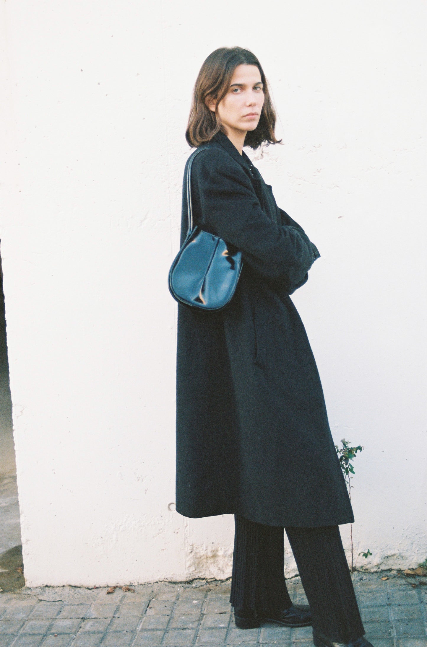 UMBRAL — Bolso pequeño de piel con asa regulable