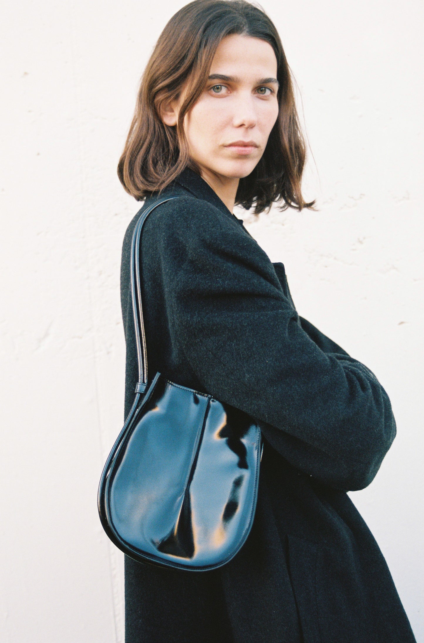 UMBRAL — Bolso pequeño de piel con asa regulable